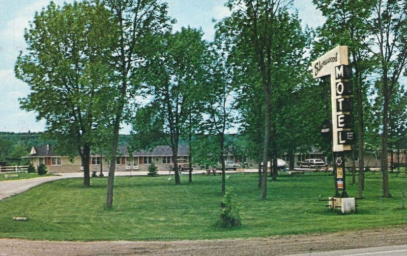 Shorewood Motel - Old Postcard (newer photo)